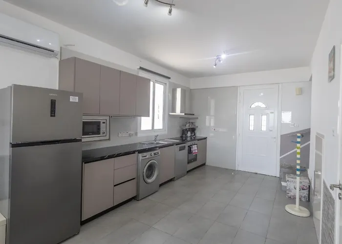 Villa Suri, Luxury Seafront Agia Napa