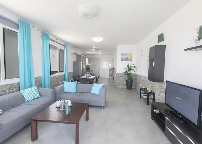 Suri, Luxury Seafront Agia Napa