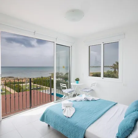 Suri, Luxury Seafront * Ayia Napa