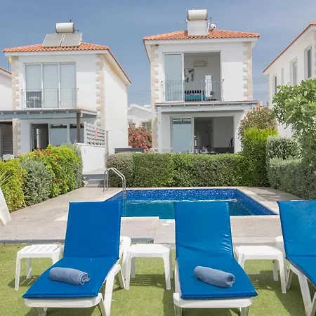 Villa Suri, Luxury Seafront