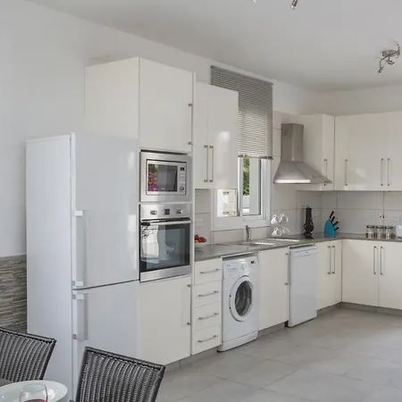 Villa Suri, Luxury Seafront