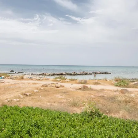 Villa Suri, Luxury Seafront *