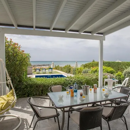 Suri, Luxury Seafront Villa